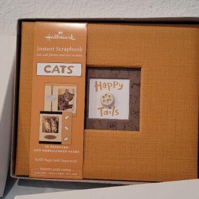 Lot 19: (2) New CAT THEME Photo Albums 