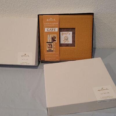 Lot 19: (2) New CAT THEME Photo Albums 