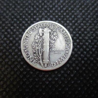 Lot 36 - 1936 Mercury Dime