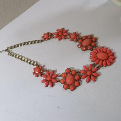 Vintage Coral enamel Daisy Bib Choker  Beautiful fashion Statement.