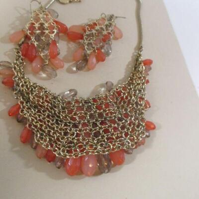 Worthington Dangle Bib Pink/Coral Rhinestones Gorgeous Vintage inspired / Earrings Set