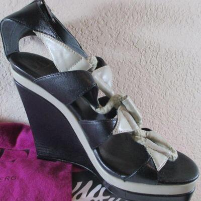 NITB Diane Von Furstenberg Leather Plats -