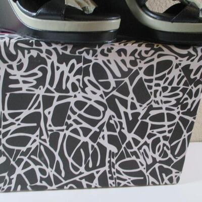 NITB Diane Von Furstenberg Leather Plats -