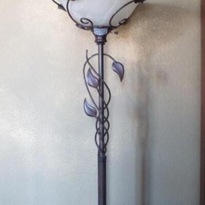 B421 - Tall Floor Lamp With Vine/Leaf Motif