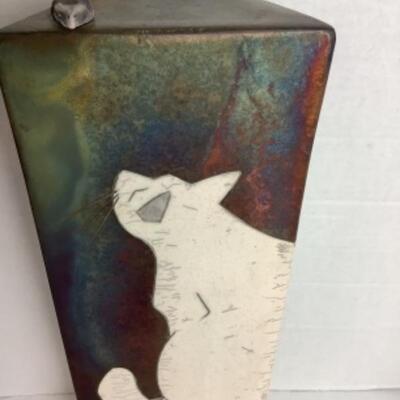 K - 110 Fun Triangle Shaped Pottery Decor ( Cat & Mouse ) 