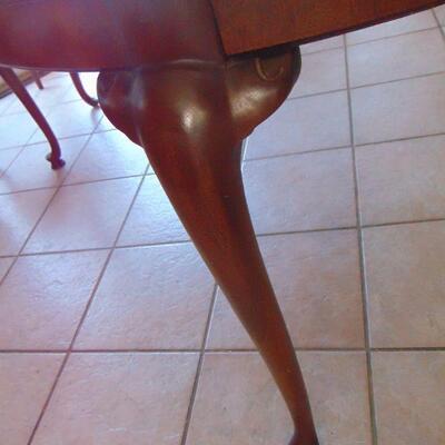 Thomasville Cherry Dining Room Table & Six Chairs