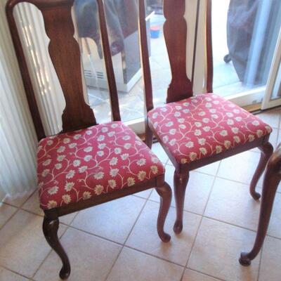 Thomasville Cherry Dining Room Table & Six Chairs