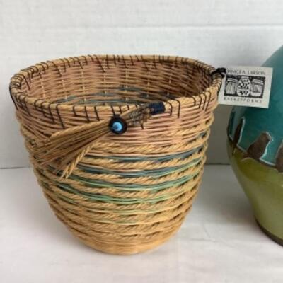 K - 135  Signed & Hand Made Basket by Janice A. Larson 
