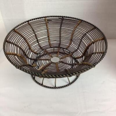 K - 143  Basket Lot 