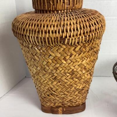 K - 143  Basket Lot 