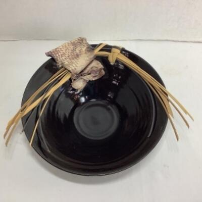 N - 145  Pottery Bowl Signed / Crafted by Susan Fox Hirschman 