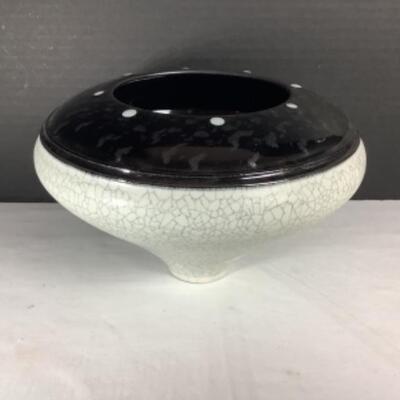 N - 147  Signed / Crafted by Mahler Ceramics Vase 