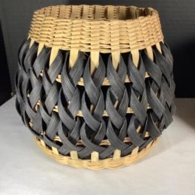 N - 150  Basket Lot ( 1 Signed by  Sudduth 2001 ) 