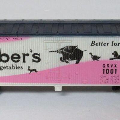 3 Vintage Train Cars & Plastic Athearn Train Model