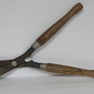 Very Large Vintage Wood Handle Garden Sheers