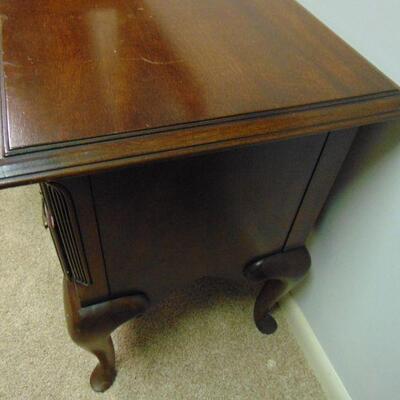 Queen Anne End Table