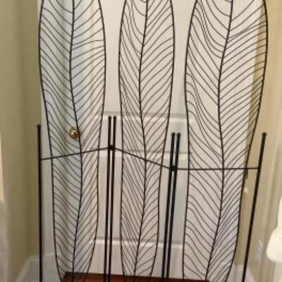 N - 224 Metal Leaf Screen 