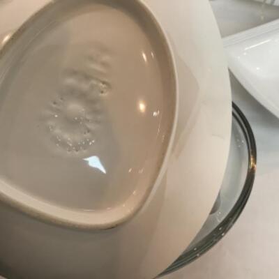 Q245 Lot of  Kitchen Housewares Entertaining 
