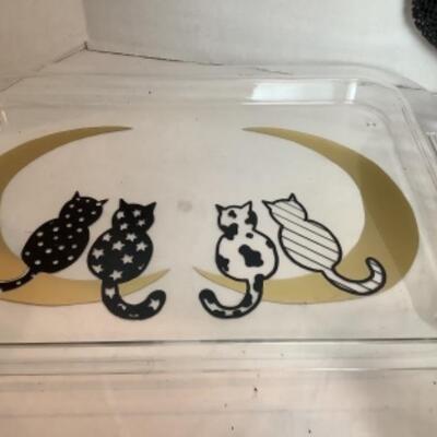 Q246 Black and Gold Cat Serving Set 