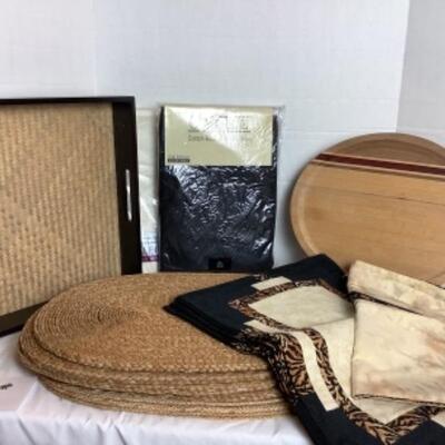 Q249 Artisan Made Quilted Table Linen Lot 