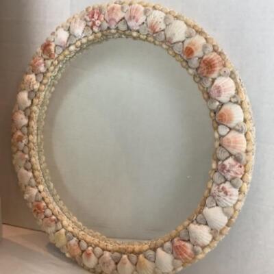 Q250 21â€ Round Wall Shell Mirror 