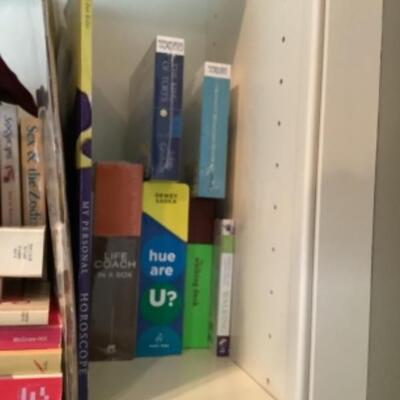 Q252 Lot of Romancing  Books and Tarot Cards