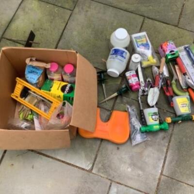 O - 281. Garden Tools & Fertilizer & Bulbs