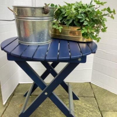 O - 293  Fountain / Table / Faux Plant 