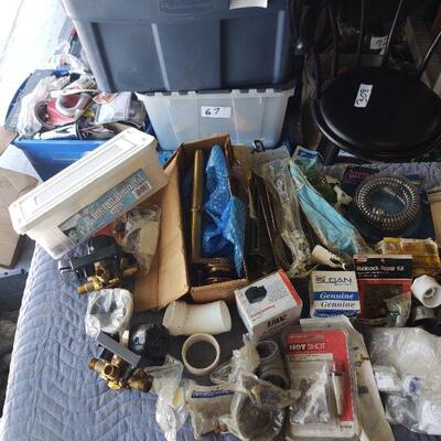 lot 90 - Assorted plumbing parts