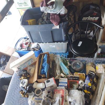 lot 90 - Assorted plumbing parts