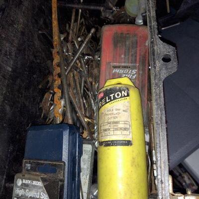 lot 125 - Tool box and contents