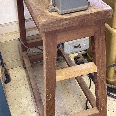 812-Vintage Band Saw