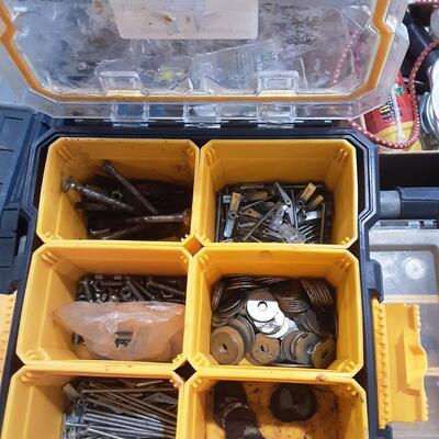lot 154 - 3 Organizers and contents