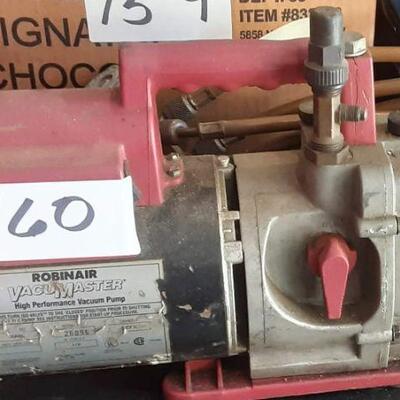 lot 160 Robinair VacuMaster high performance vacum pump