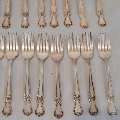 Lot 4: Vintage Old CompanyPlate (8) Dinner Forks & (8) Salad Forks Monogrammed D