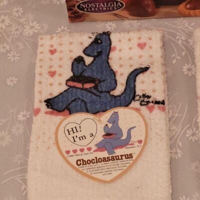 Lot 18: Chocolate Fondue Pot & Chocloasurus Handtowels