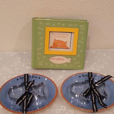 Lot 20: (2) New Kitty Plates with Cookie Cutters and Cat Memory Album 