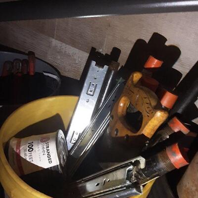 lot 206 - Bucket of asstd tools