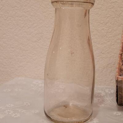 Lot 21: New Chalkboard Recipe Box, Cookie Presses, Table Confetti and Vintage Third Quart Milk Bottle