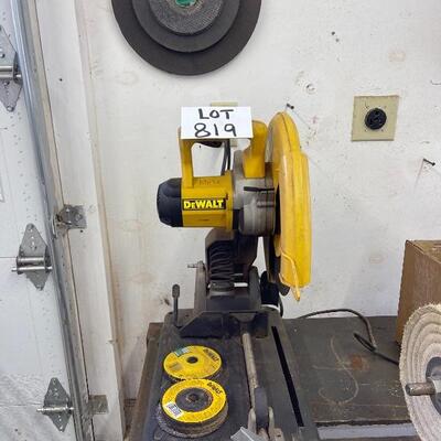 819- DeWalt 14â€ hop Saw Model: DW871
