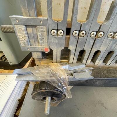 831-Leigh Industries LTD Dovetail Jig Model: 1258R-24
