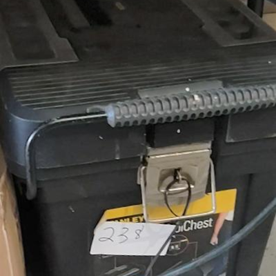 lot 238 - Stanley Mobile ToolChest and contents