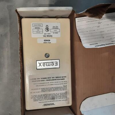 lot 257 - Bin of assorted electrical parts, cable as shown