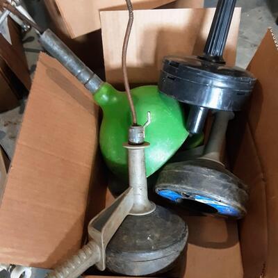 lot 269 - Box of plumbing augers