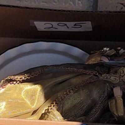 Box of assorted Christmas - angel, two dishes