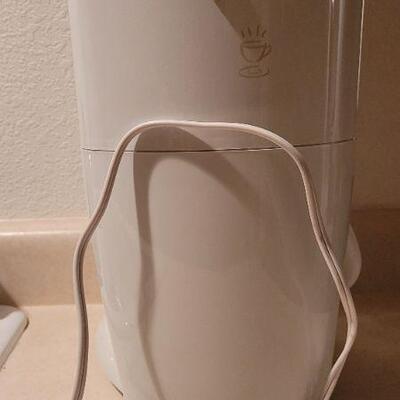 Lot 30: Coffee Maker by CUISINART 