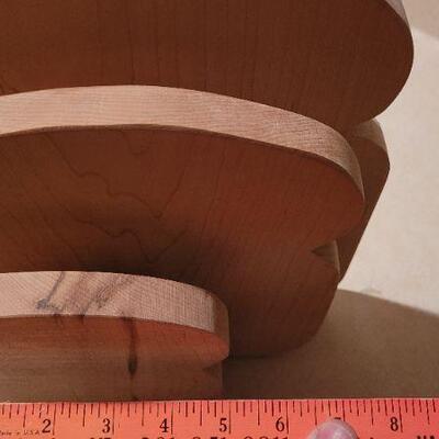 Lot 34: Assorted Wood Toast Theme Hot Plates 