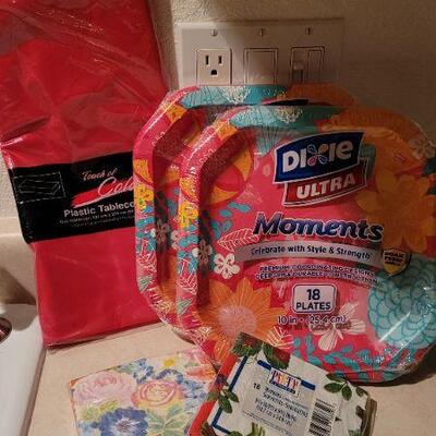 Lot 39: Assorted Disposable Plates, Napkins + Tablecloth
