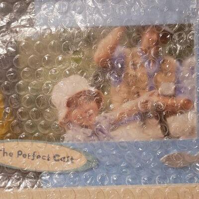 Lot 40: New HALLMARK The Perfect Cast FISHING Theme Photo Frame 