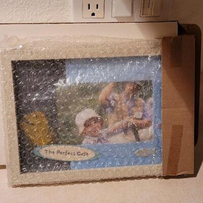 Lot 40: New HALLMARK The Perfect Cast FISHING Theme Photo Frame 